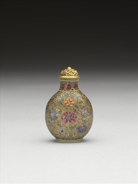 玻璃胎畫琺瑯金地花卉紋鼻煙壺