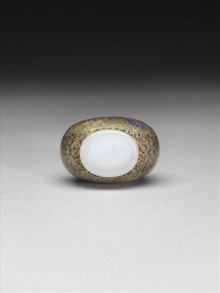 玻璃胎畫琺瑯金地花卉紋鼻煙壺