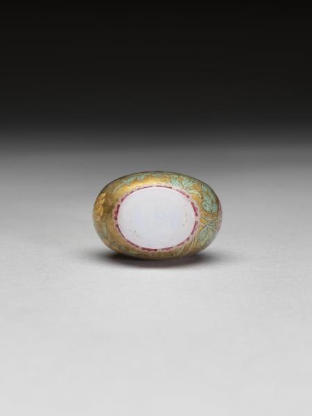 玻璃胎畫琺瑯金地花卉紋鼻煙壺