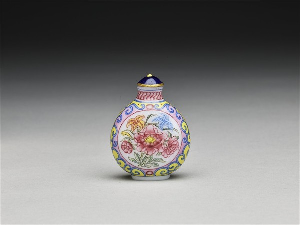 玻璃胎畫琺瑯花卉紋鼻煙壺- 故宮