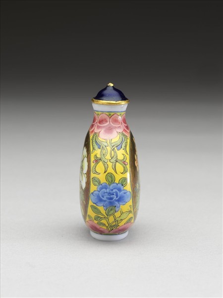 玻璃胎畫琺瑯花卉鼻煙壺