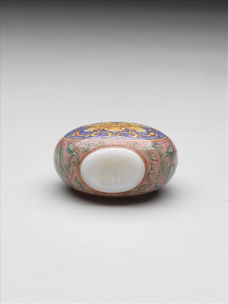 玻璃胎畫琺瑯西番蓮紋鼻煙壺