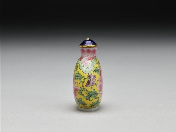 玻璃胎畫琺瑯牡丹紋鼻煙壺