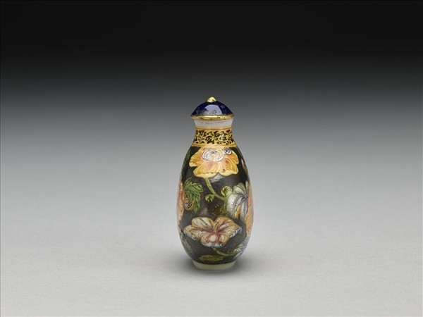 玻璃胎畫琺瑯黑地花卉紋鼻煙壺