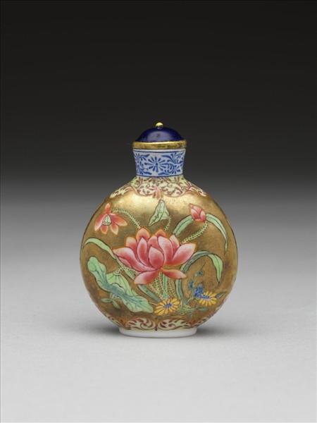 玻璃胎畫琺瑯金地花卉紋鼻煙壺