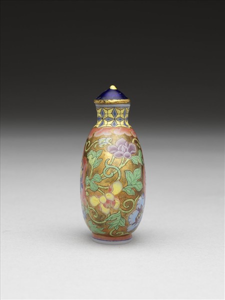 玻璃胎畫琺瑯金地西番蓮紋鼻煙壺