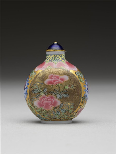 玻璃胎畫琺瑯花卉紋鼻煙壺