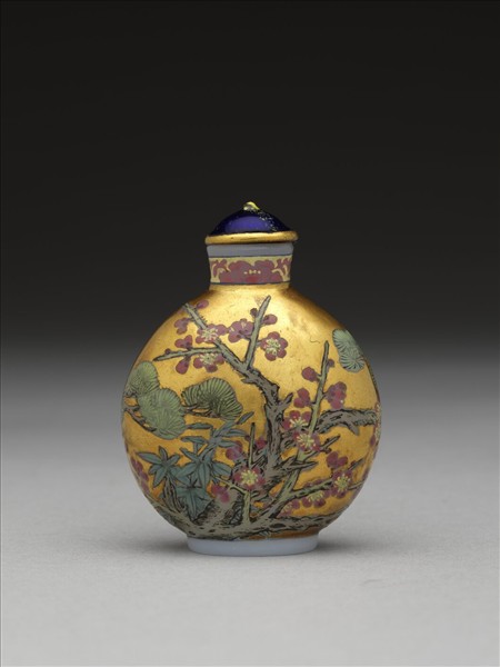 玻璃胎畫琺瑯金地歲寒三友圖鼻煙壺