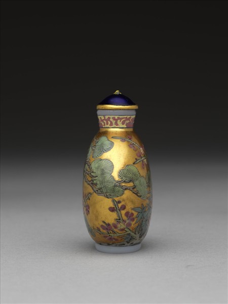 玻璃胎畫琺瑯金地歲寒三友圖鼻煙壺