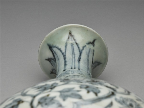 青花花卉玉壺春瓶