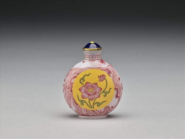 瑪瑙紋玻璃胎畫琺瑯蓮花紋鼻煙壺