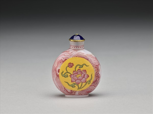 瑪瑙紋玻璃胎畫琺瑯蓮花紋鼻煙壺