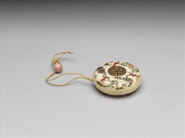 象牙雕彩繪福壽圓珮