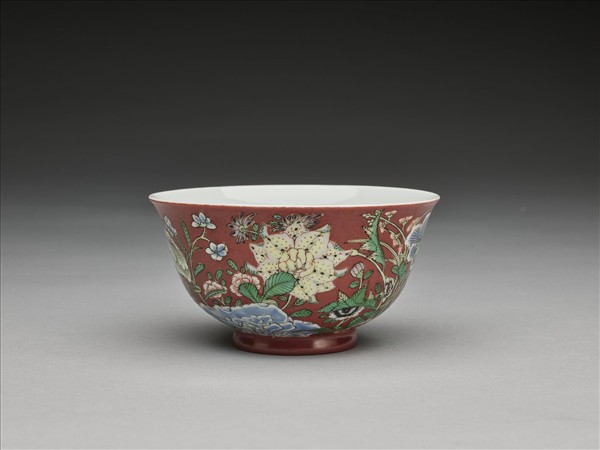 洋彩紅地四季花卉碗