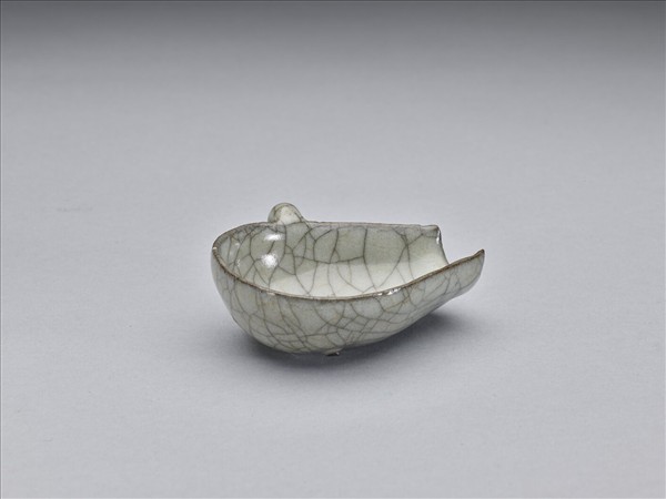 哥窯 青瓷單把匜