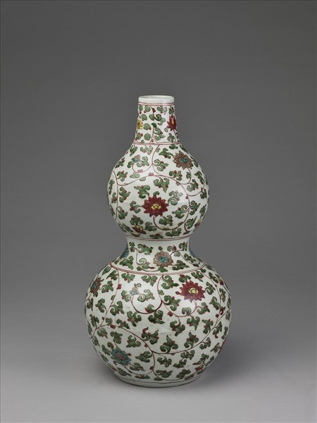 五彩番蓮紋葫蘆瓶