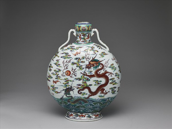 鬥彩龍紋雙耳扁瓶