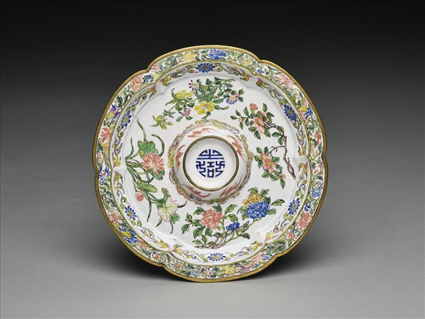 銅胎畫琺瑯山水花卉杯盤