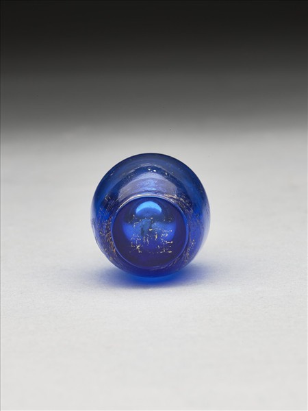 藍色玻璃描金鼻煙壺