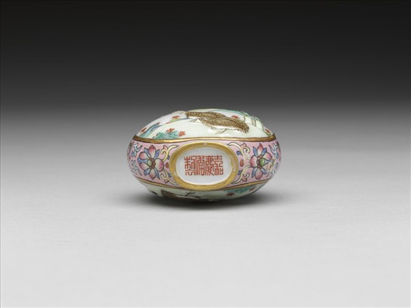 粉彩花鳥紋鼻煙壺