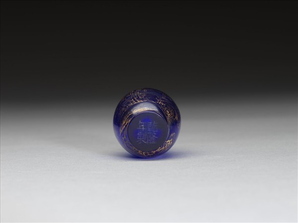 藍色玻璃描金山水鼻煙壺