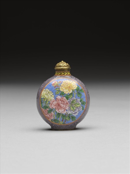 銅胎畫琺瑯紫地開光牡丹荷蓮鼻煙壺