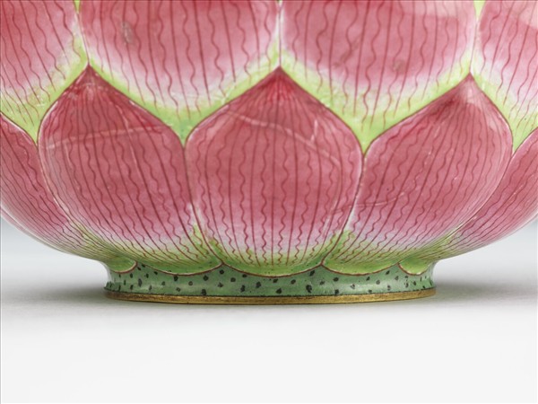 銅胎畫琺瑯蓮花蓋碗