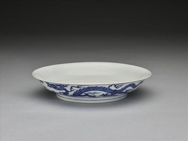 青花雙龍戲珠紋盤