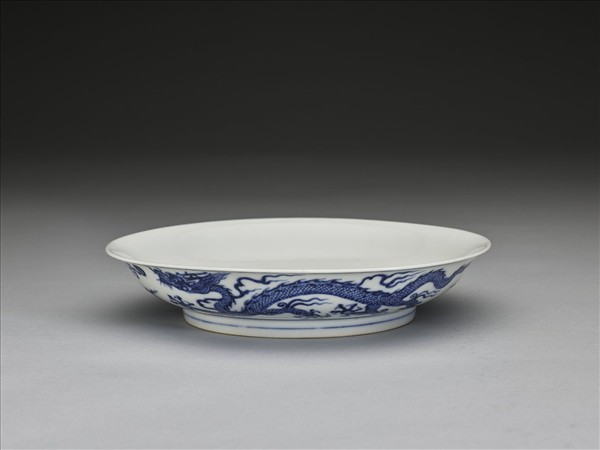 青花雙龍戲珠紋盤