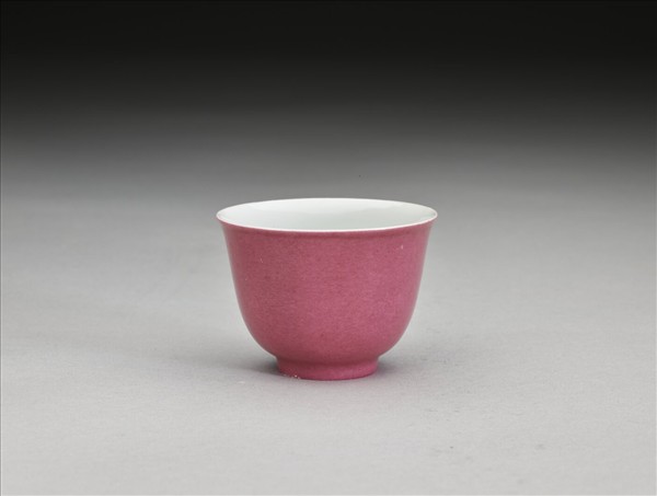 胭脂紅釉白裡杯