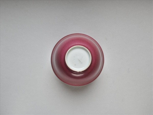 胭脂紅釉白裡杯