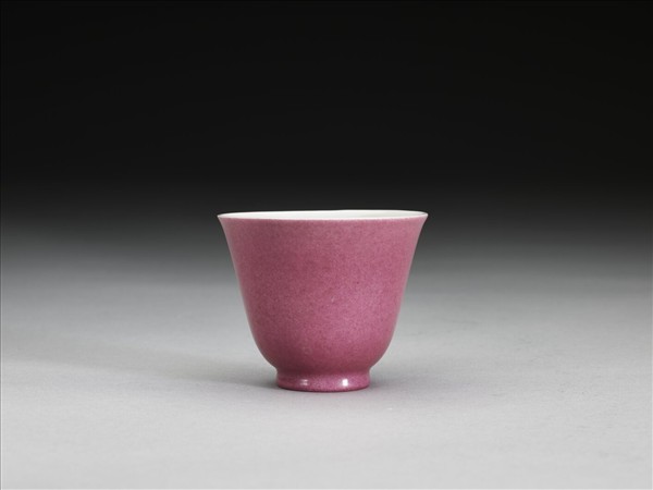 胭脂紅釉白裡杯