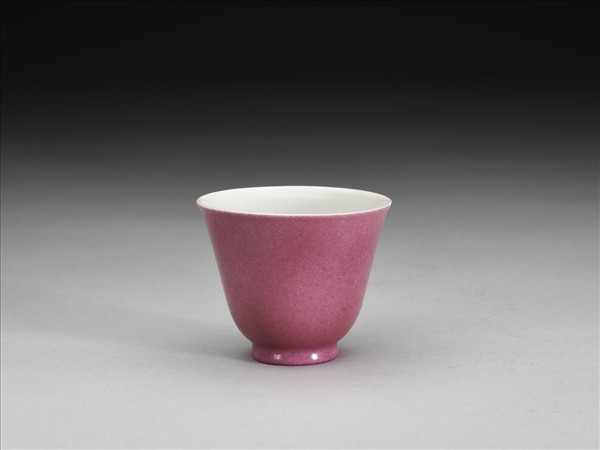 胭脂紅釉白裡杯