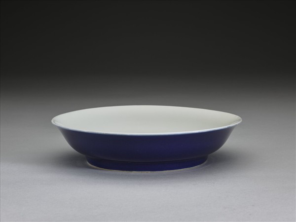 霽青釉白裡盤