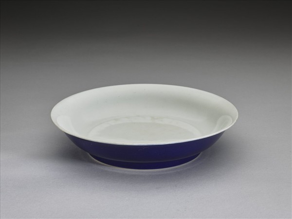 霽青釉白裡盤