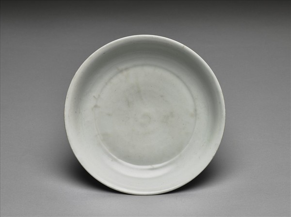 霽青釉劃花雙龍紋白裡盤