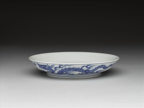 青花雙龍戲珠紋盤