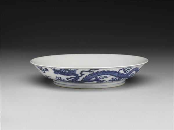 青花雙龍戲珠紋盤