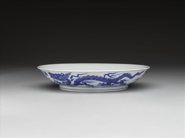 青花雙龍戲珠紋盤