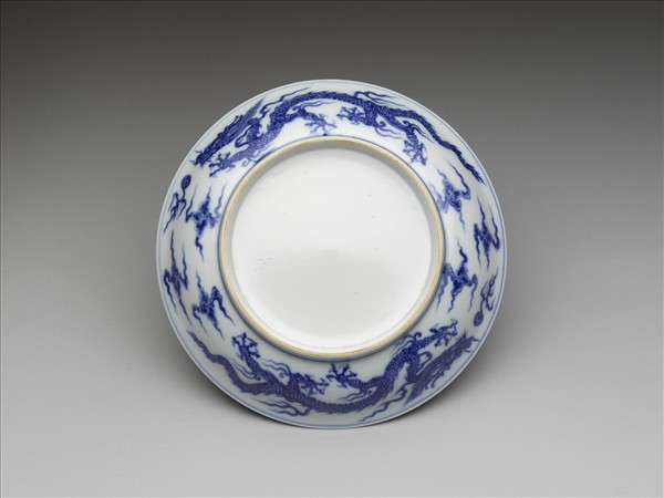 青花雙龍戲珠紋盤
