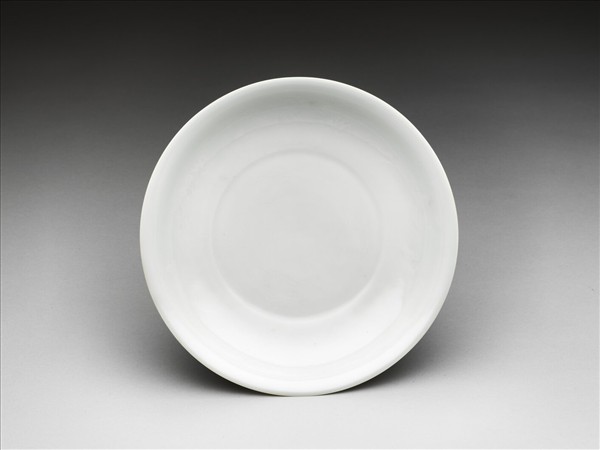 甜白釉雲龍紋盤