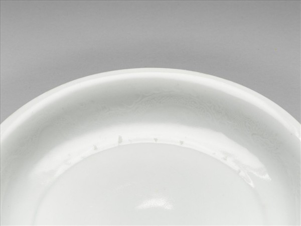 霽青釉劃花雙龍紋白裡盤