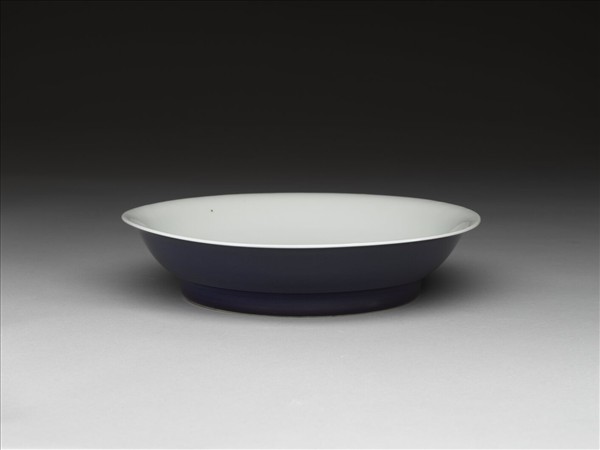 霽青釉白裡盤
