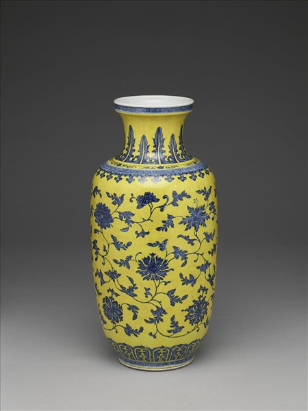 黃地青花四季花卉紋瓶