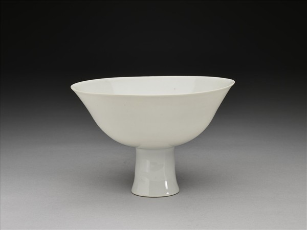 甜白釉雙龍紋高足碗