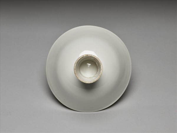 甜白釉雙龍紋高足碗