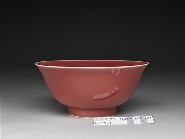 霽紅釉碗