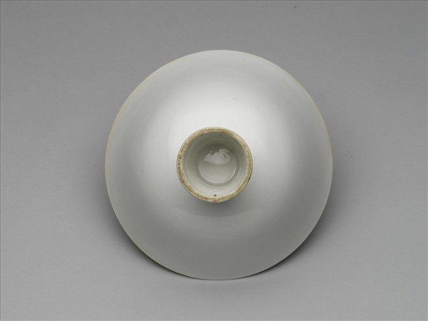 甜白釉五龍紋高足碗