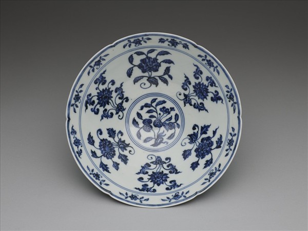 青花花果紋葵口碗