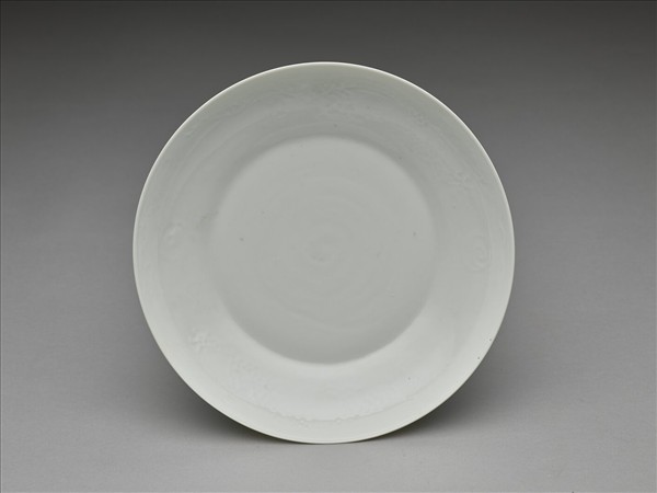 甜白釉雙龍紋盤